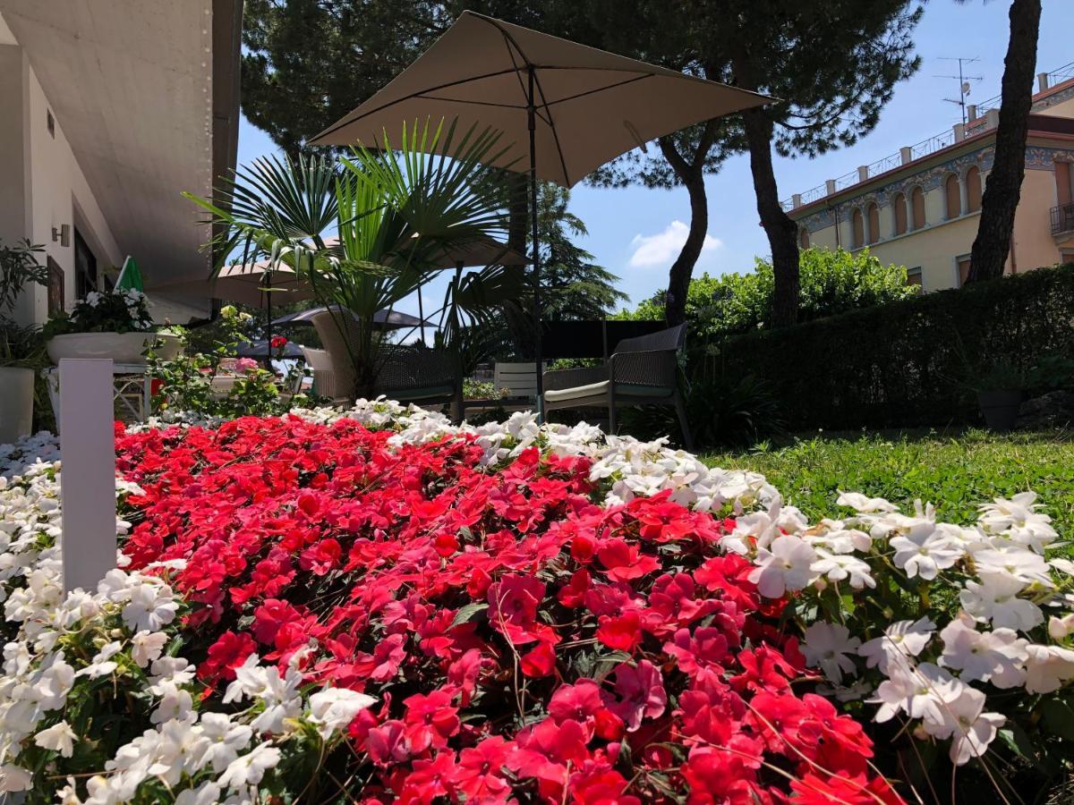 Hotel International Sirmione Bagian luar foto