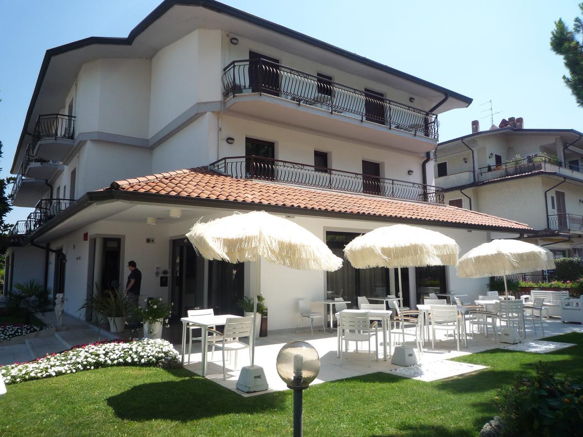 Hotel International Sirmione Bagian luar foto