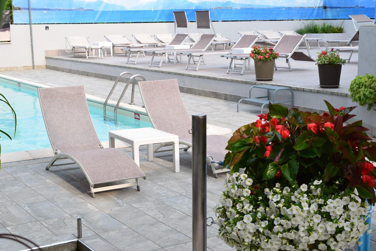 Hotel International Sirmione Bagian luar foto