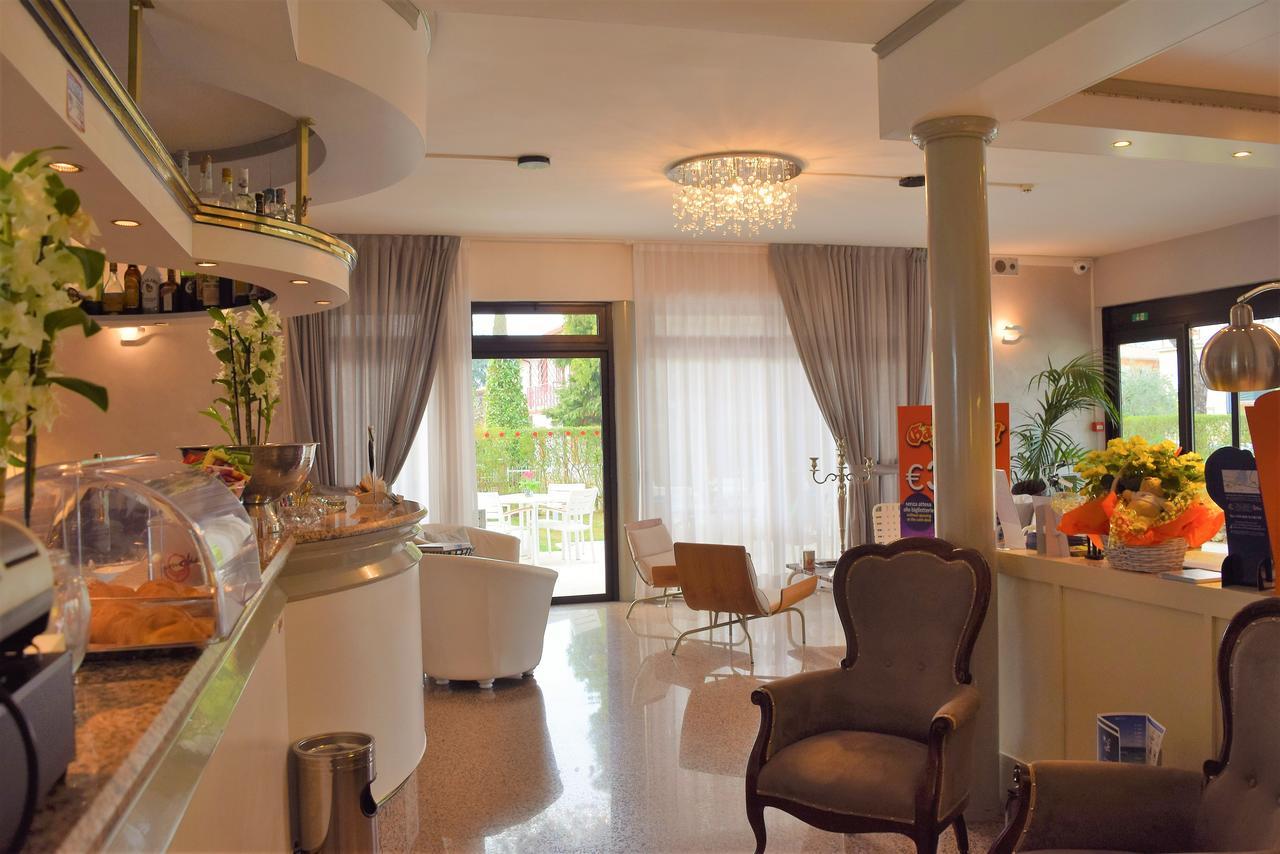 Hotel International Sirmione Bagian luar foto