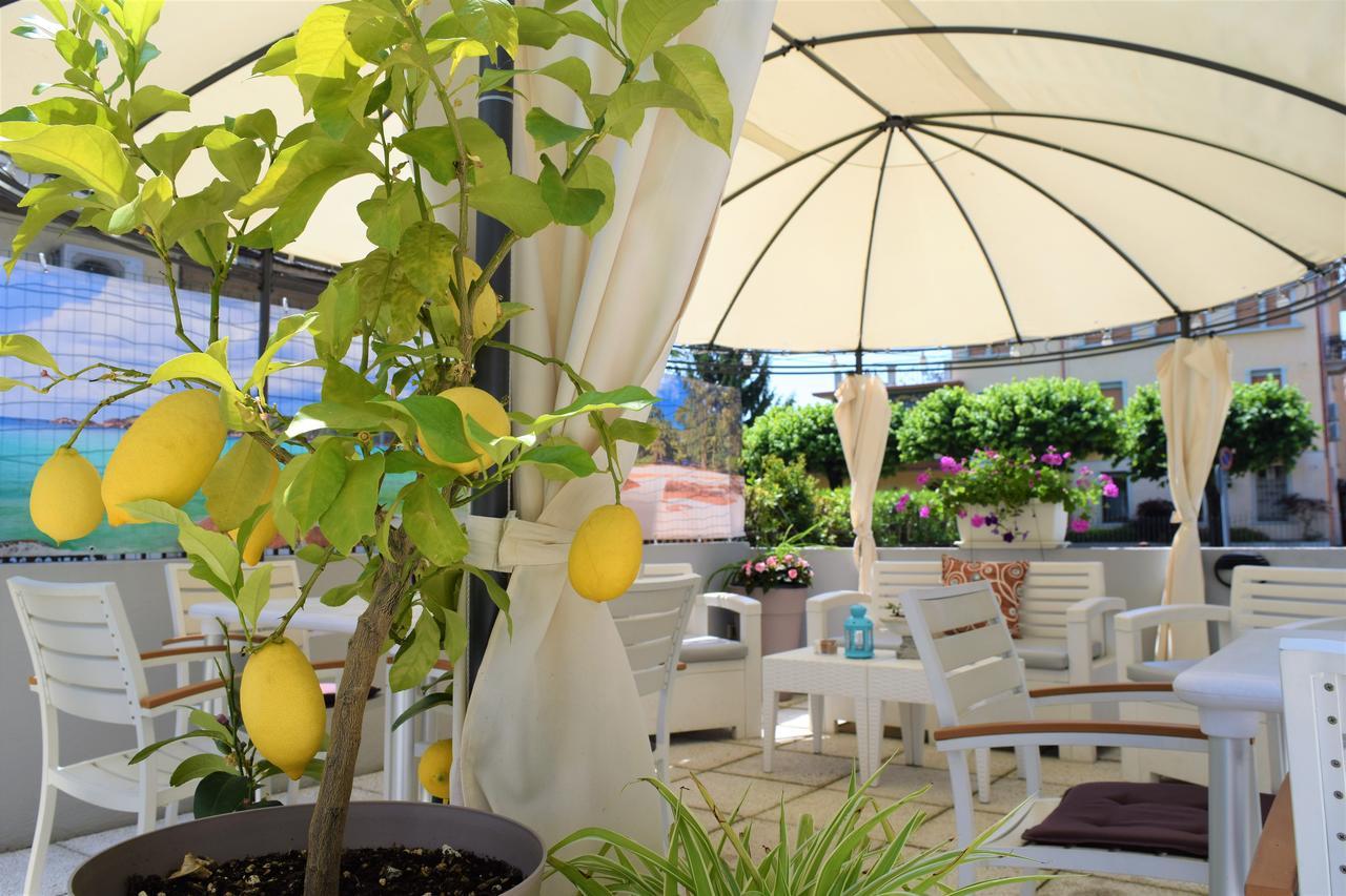 Hotel International Sirmione Bagian luar foto