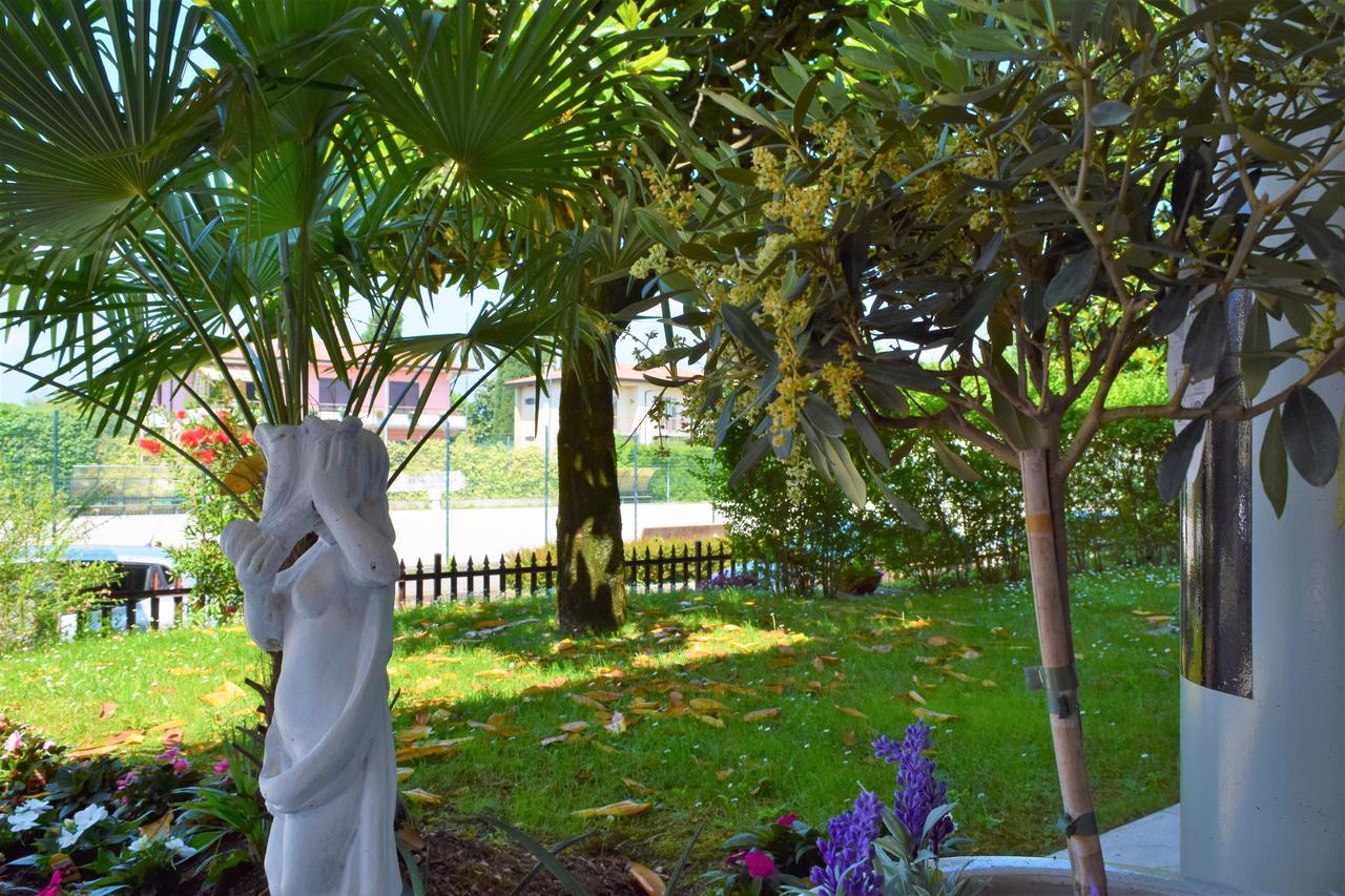 Hotel International Sirmione Bagian luar foto