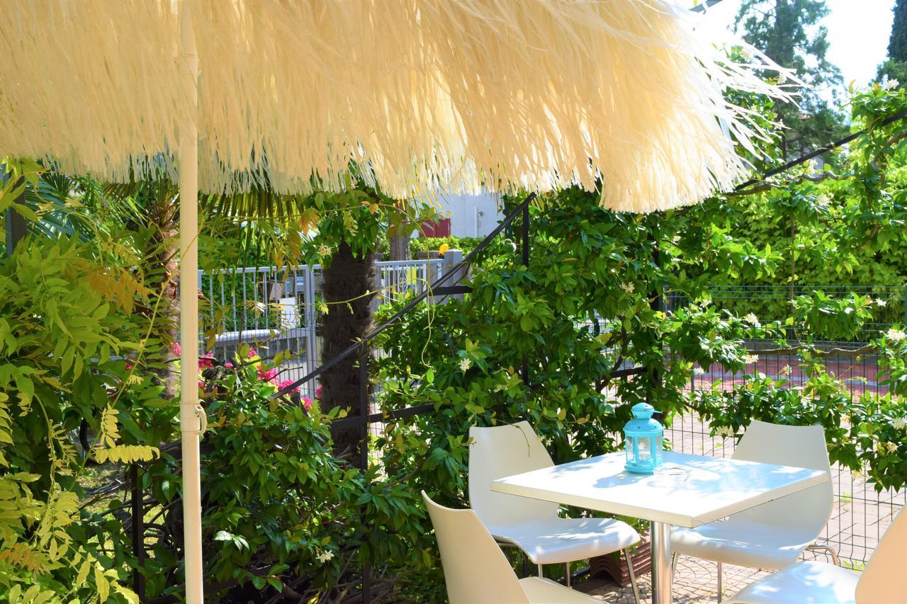 Hotel International Sirmione Bagian luar foto