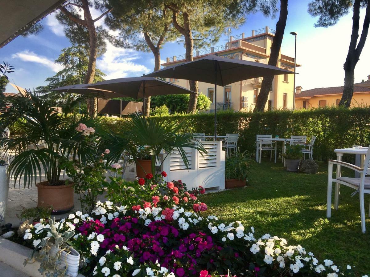 Hotel International Sirmione Bagian luar foto