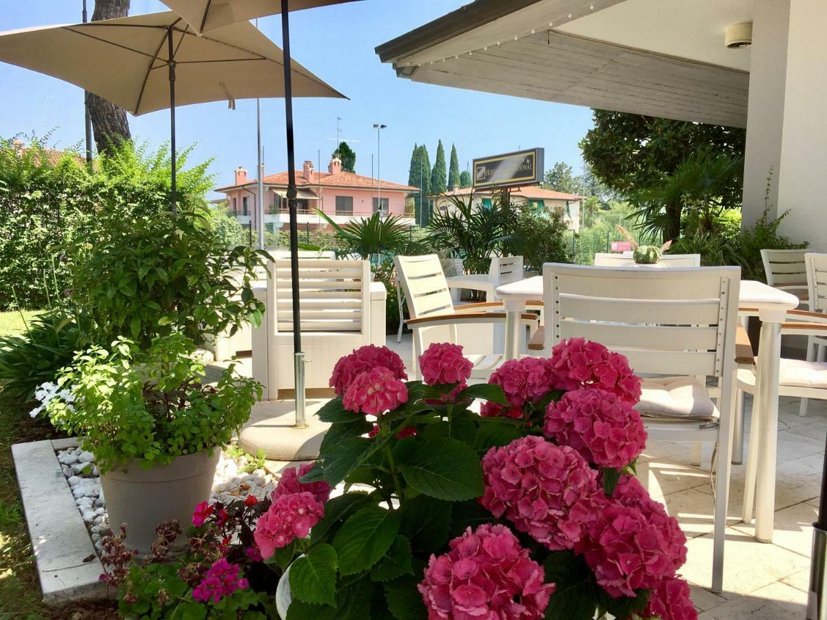 Hotel International Sirmione Bagian luar foto